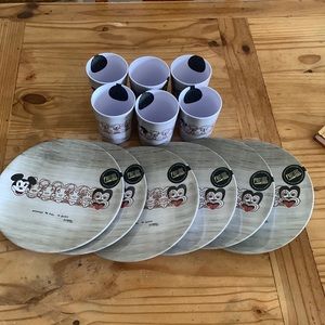 Dick Frizzell Mickey To Tiki Tu Meke 1997 Art Gallery plates and cups